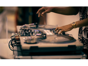 Do You DJ for Enjoyment or for Employment? Do You DJ for Enjoyment or for Employment?