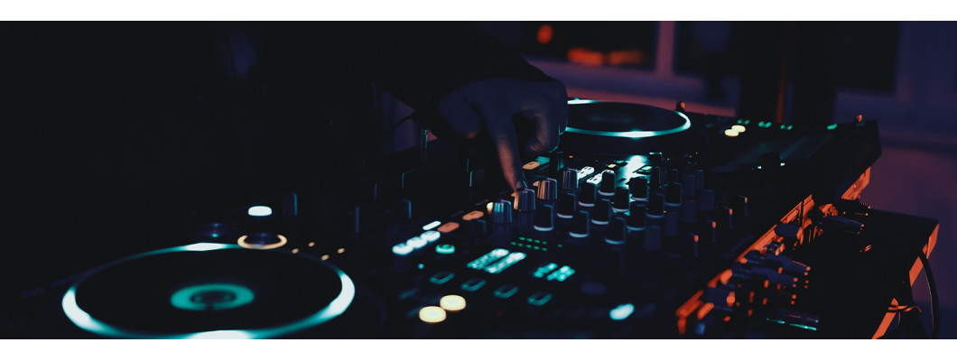 Why Don’t All DJs Learn to Play on Club Setups? Why Don’t All DJs Learn to Play on Club Setups?