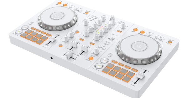 DDJ-FLX4-W_CGI_Angle_3300x2086