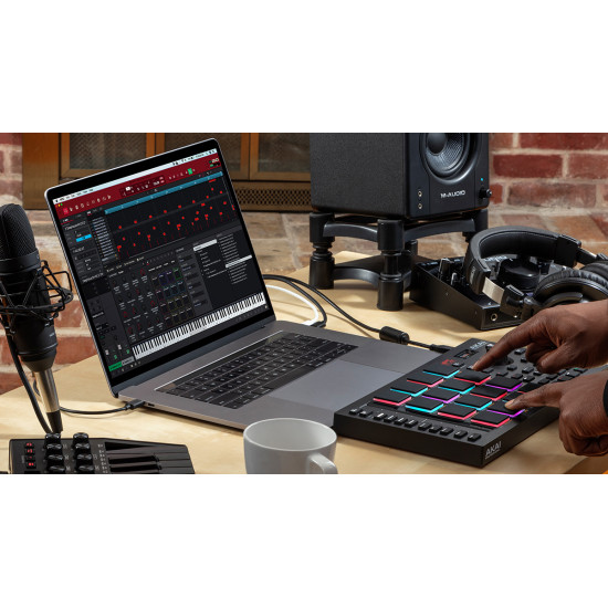 Akai MPC Studio Music Production Controller and MPC 2 Software Akai MPC Studio Music Production Controller and MPC 2 Software